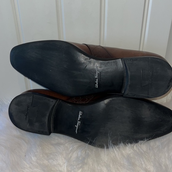 Salvatore Ferragamo Goliath Italian Leather brown Loafers perforated size 9.5D main image 5